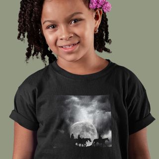Camiseta Infantil 100% Algodão De 02 A 08 Anos: Cavalgando Em Noite Misteriosa