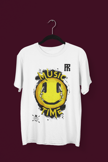 Nome do produtoSmile (Music) - T-Shirt Quality