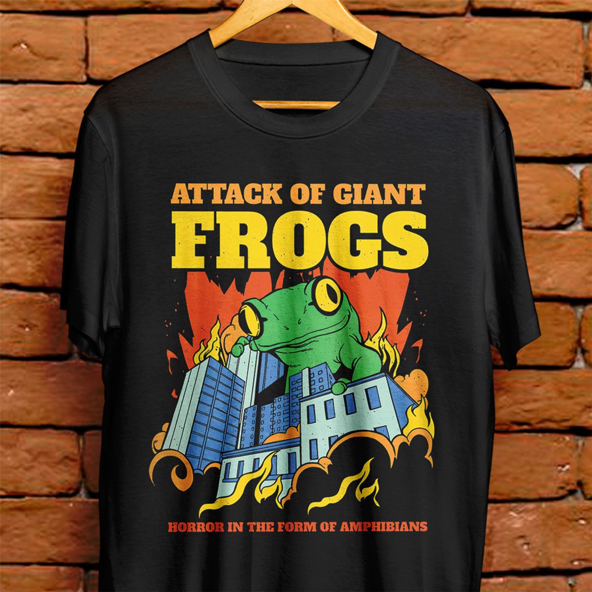 Nome do produto: Camiseta Unissex - Attack of giant frogs