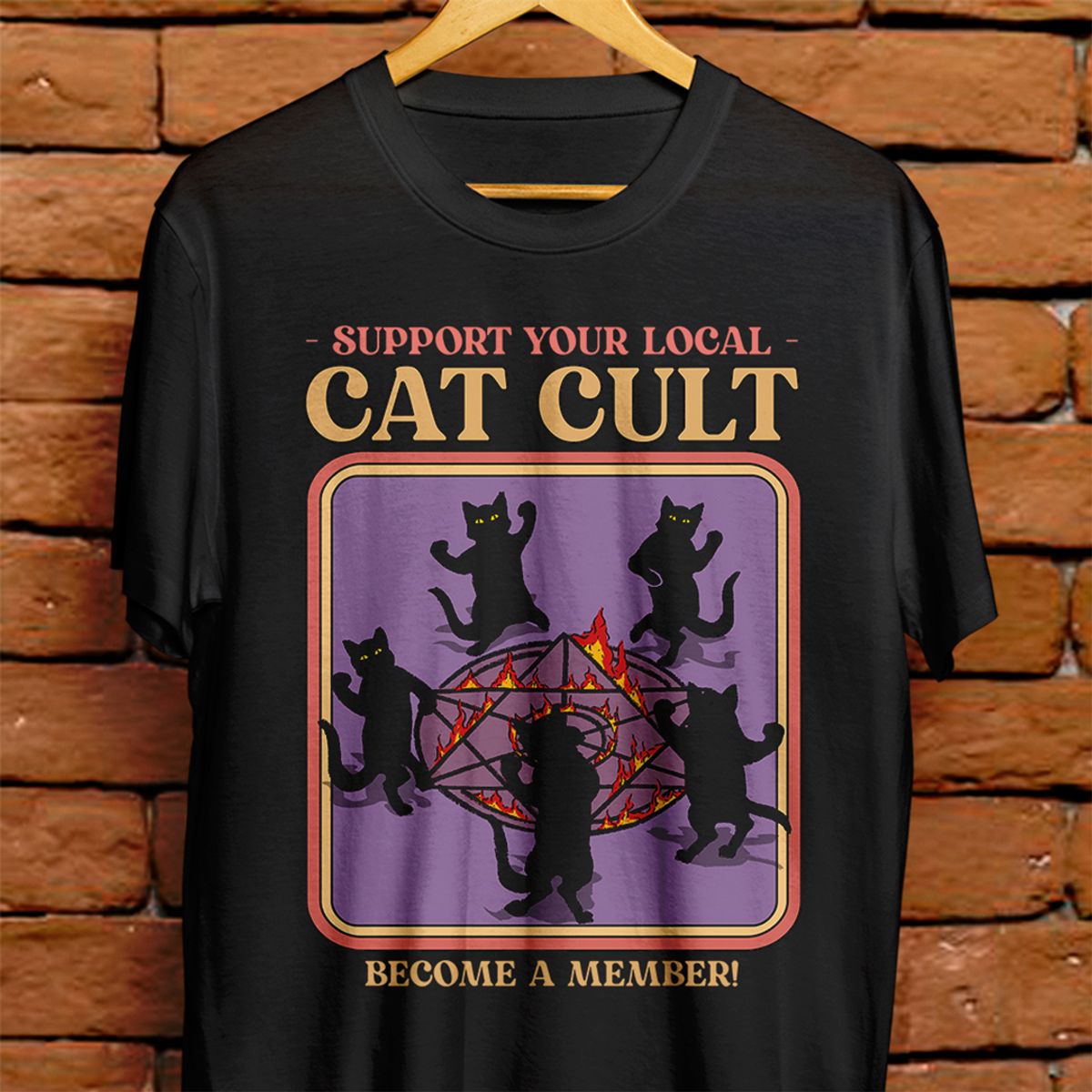 Nome do produto: Camiseta PRETA - Cat cult