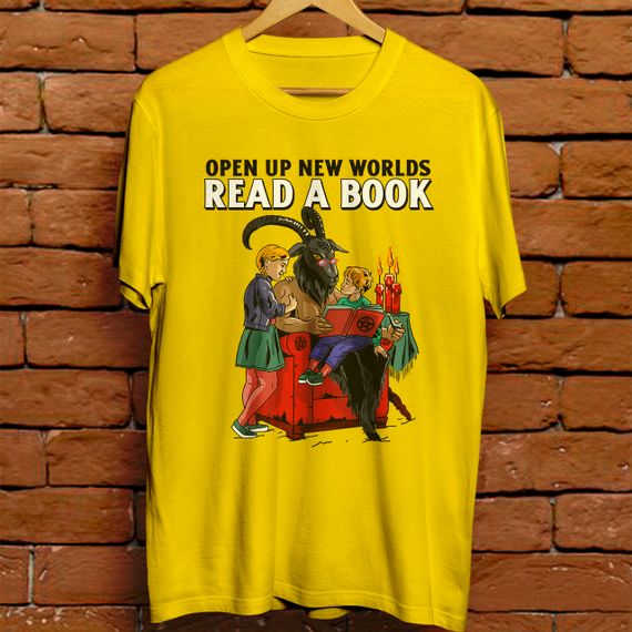 Camiseta masculina - Open up new worlds, read a book