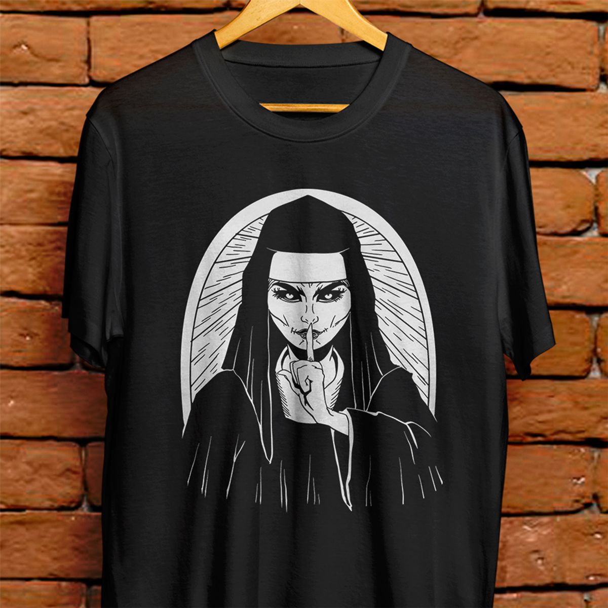 Nome do produto: Camiseta Unissex - Evil nun