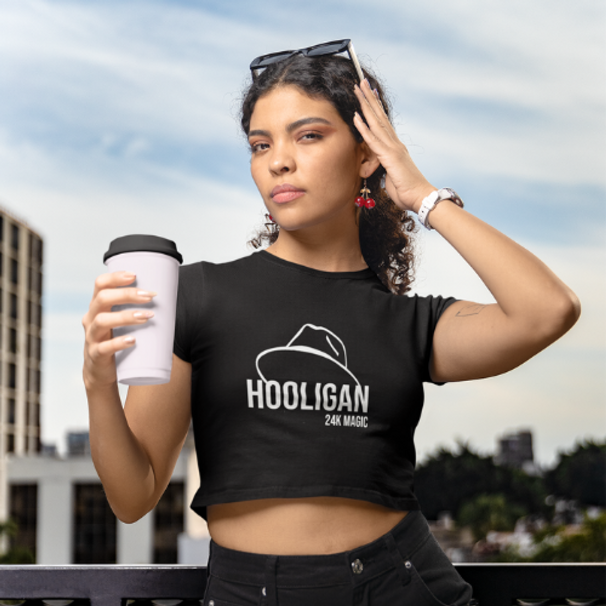 Nome do produto: Cropped Bruno Mars Hooligan 24K Estilo e Elegância