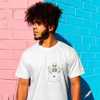 Nome do produtoCamiseta Skull: O Toque Perfeito de Rebeldia no Seu Look!