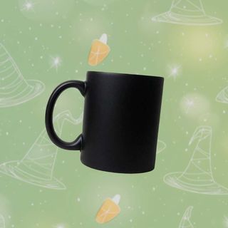 Nome do produtoCaneca do Mistério: A Bruxinha Mágica que Encanta Cada Gole