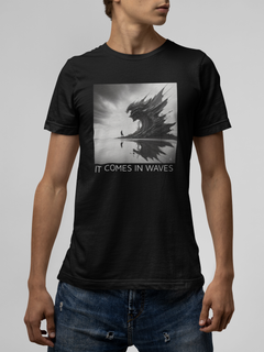 Nome do produtoCamiseta Premium - It Comes in Waves