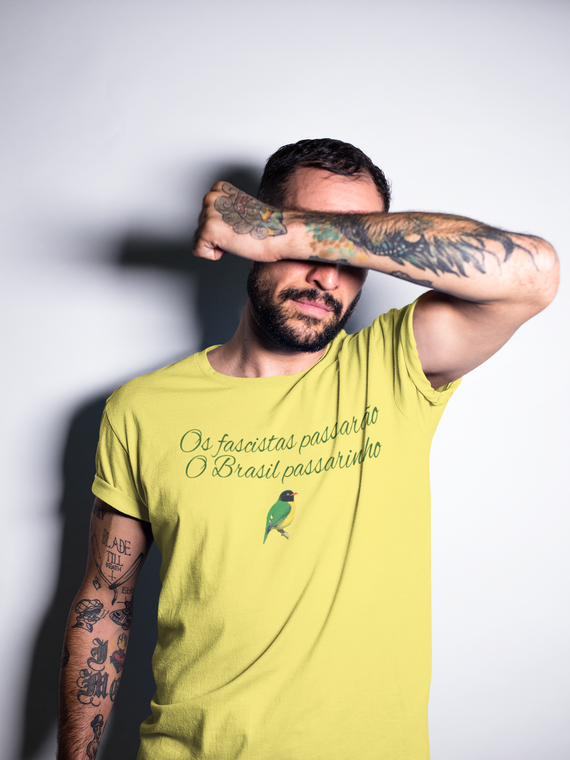 T-shirt Tradicional Estonada Brasil passarinho