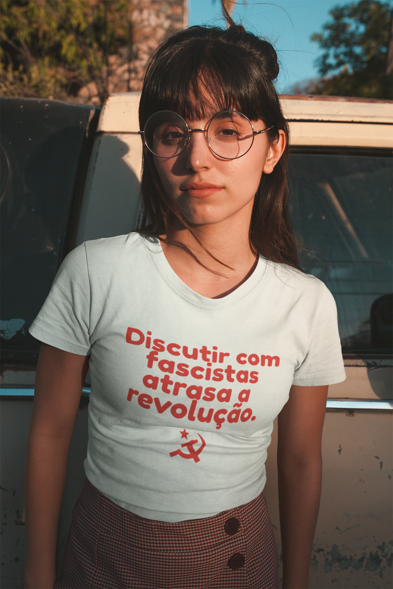 Nome do produto: T-shirt Baby Look Revolução.