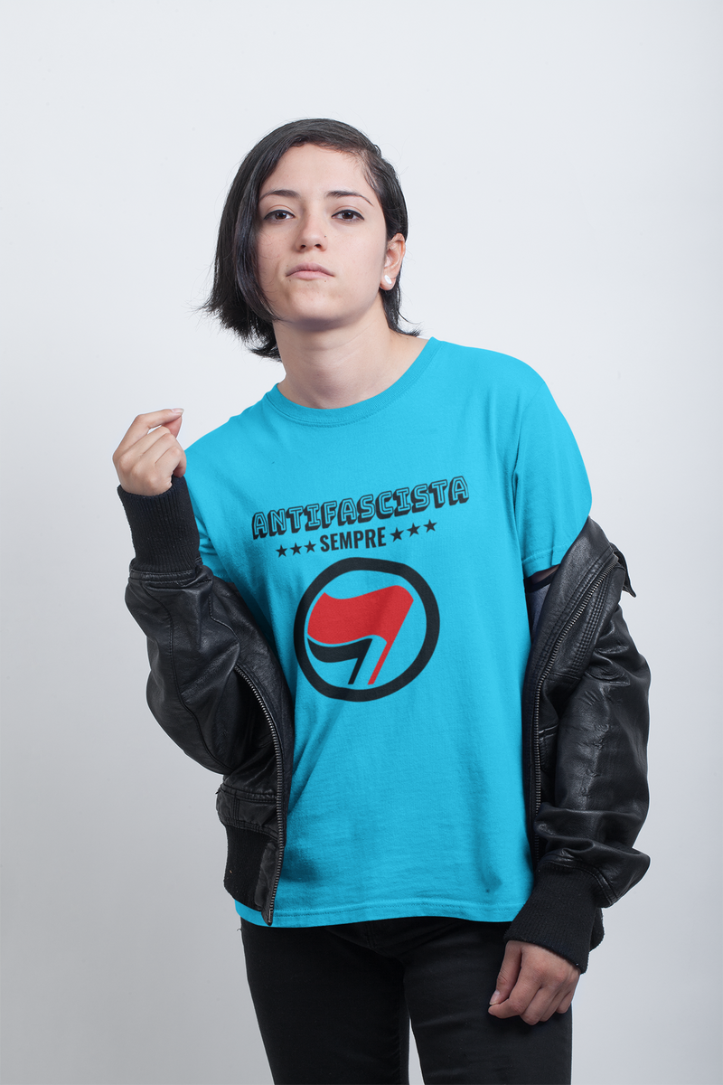 Nome do produto: T-shirt Tradicional Antifascista