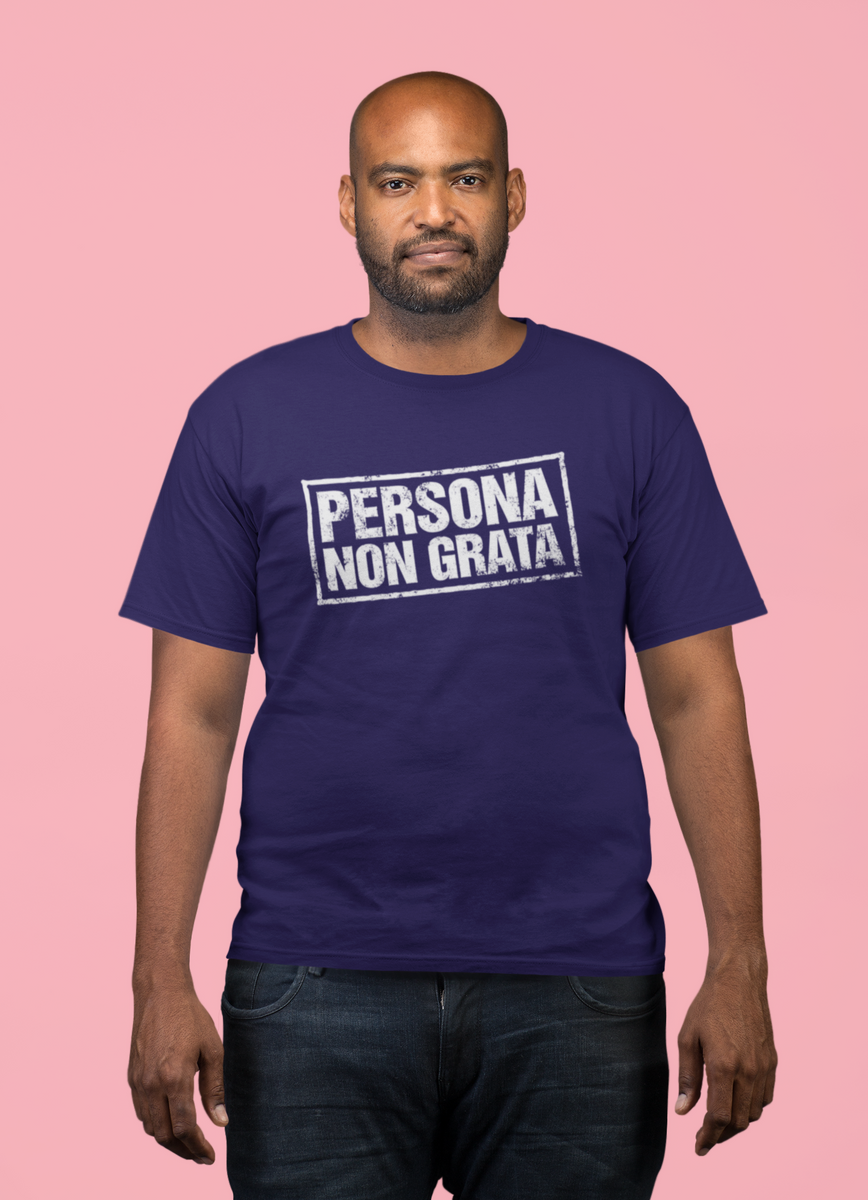 Nome do produto: T-shirt Plus Size Persona Non Grata (sem estrela)