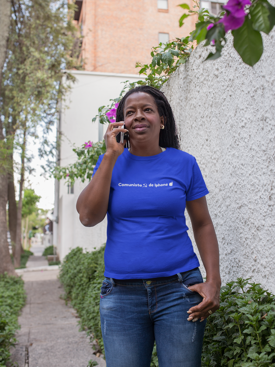 Nome do produto: T-shirt Baby Look Comunista de Iphone