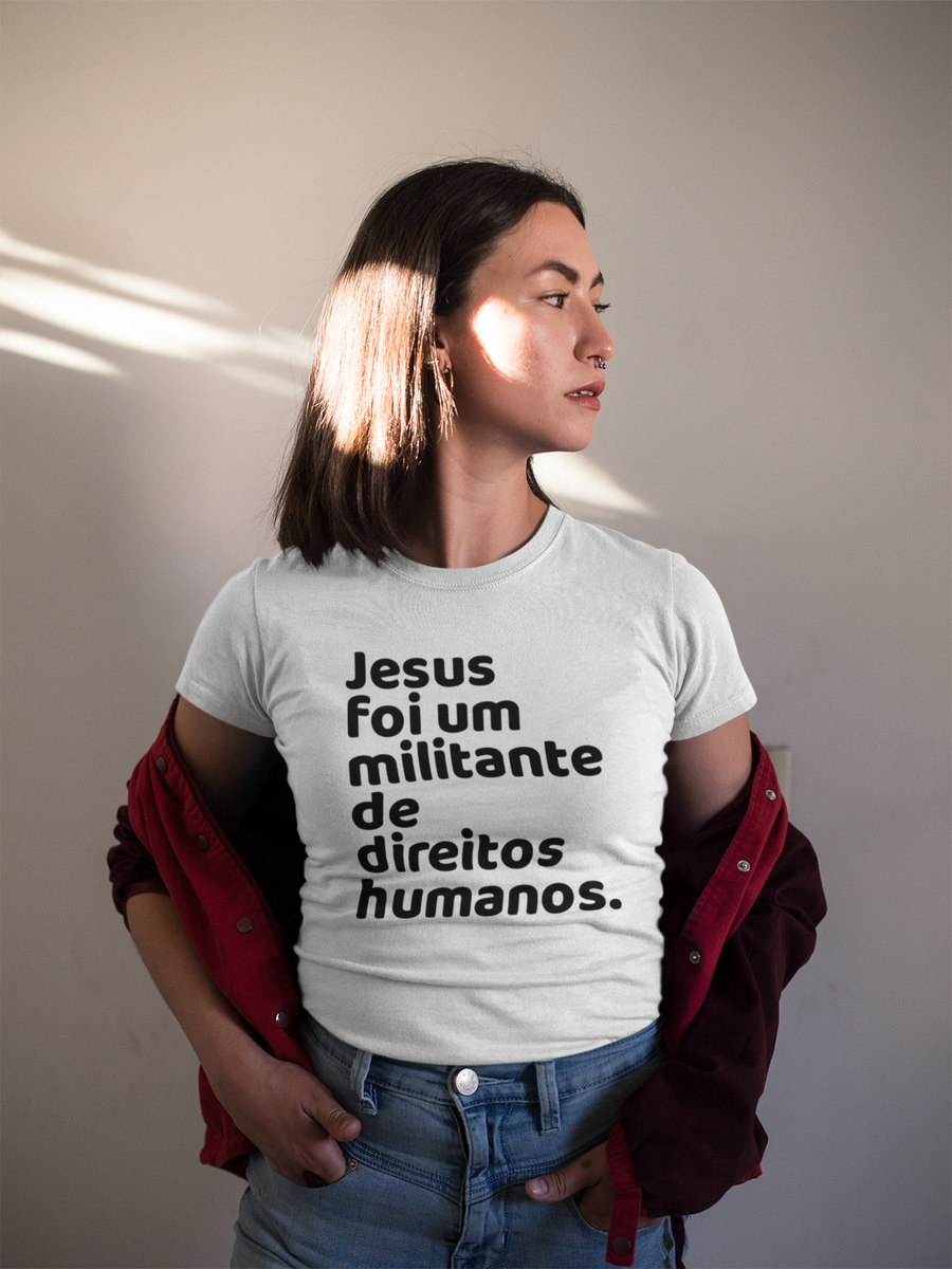 Nome do produto: T-shirt Baby Look Jesus Militante