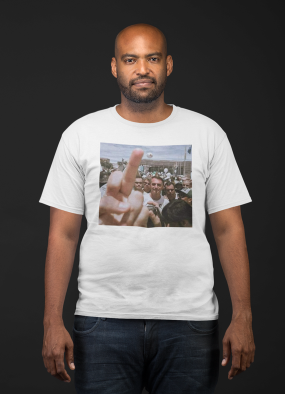 T-shirt Plus Size Foda-se Bolsonaro