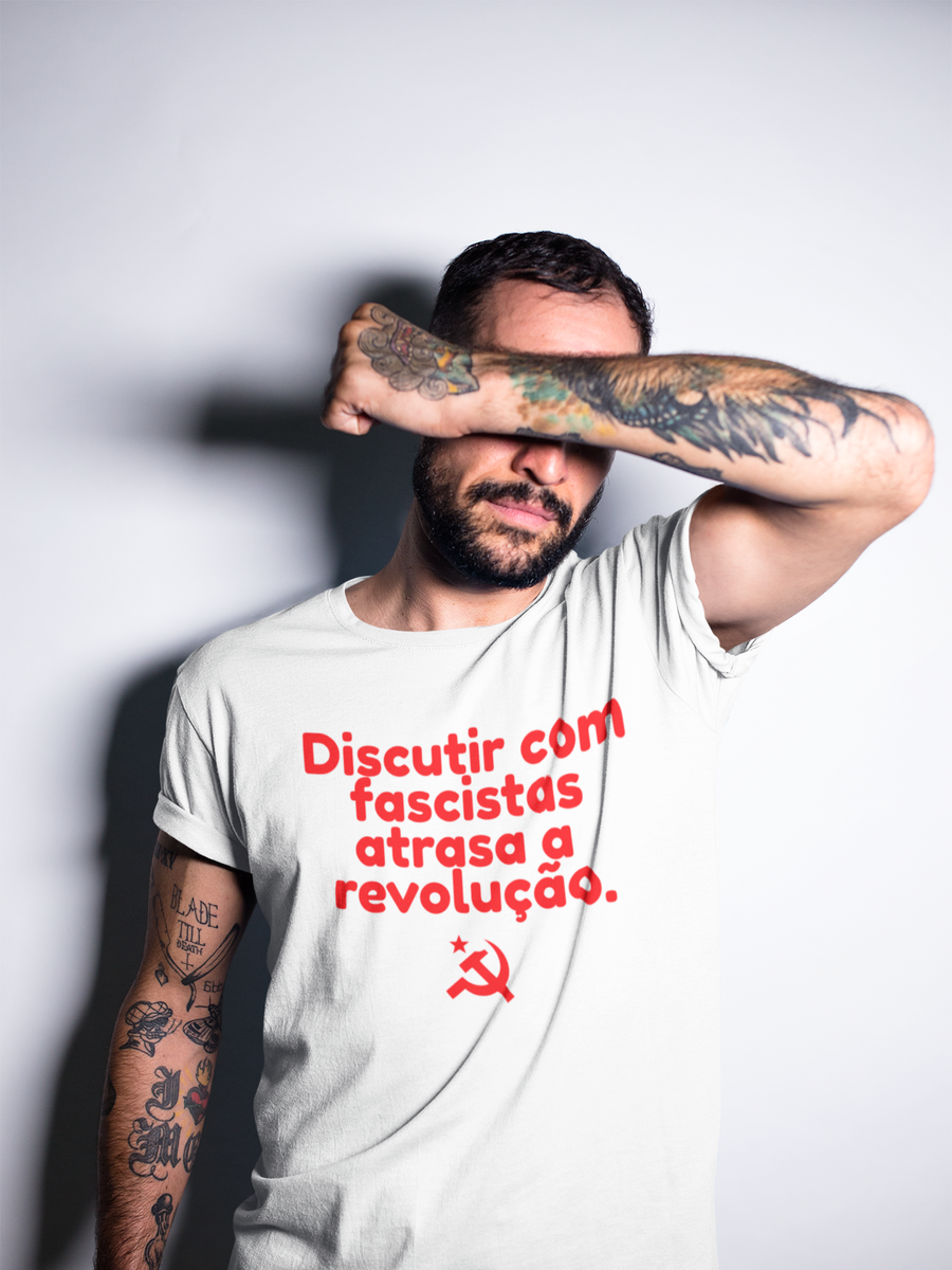 Nome do produto: T-shirt Tradicional Revolução