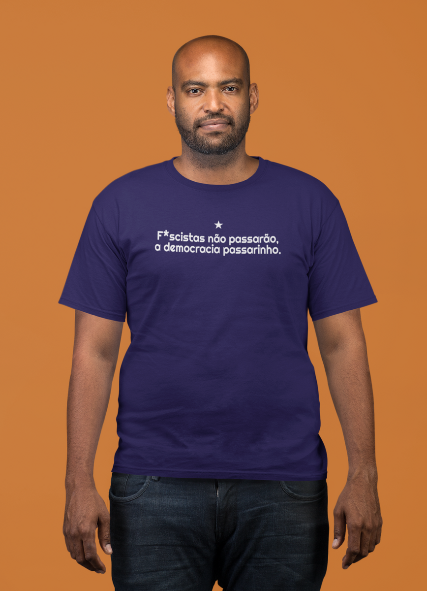 Nome do produto: T-shirt Plus Size DEMOCRACIA