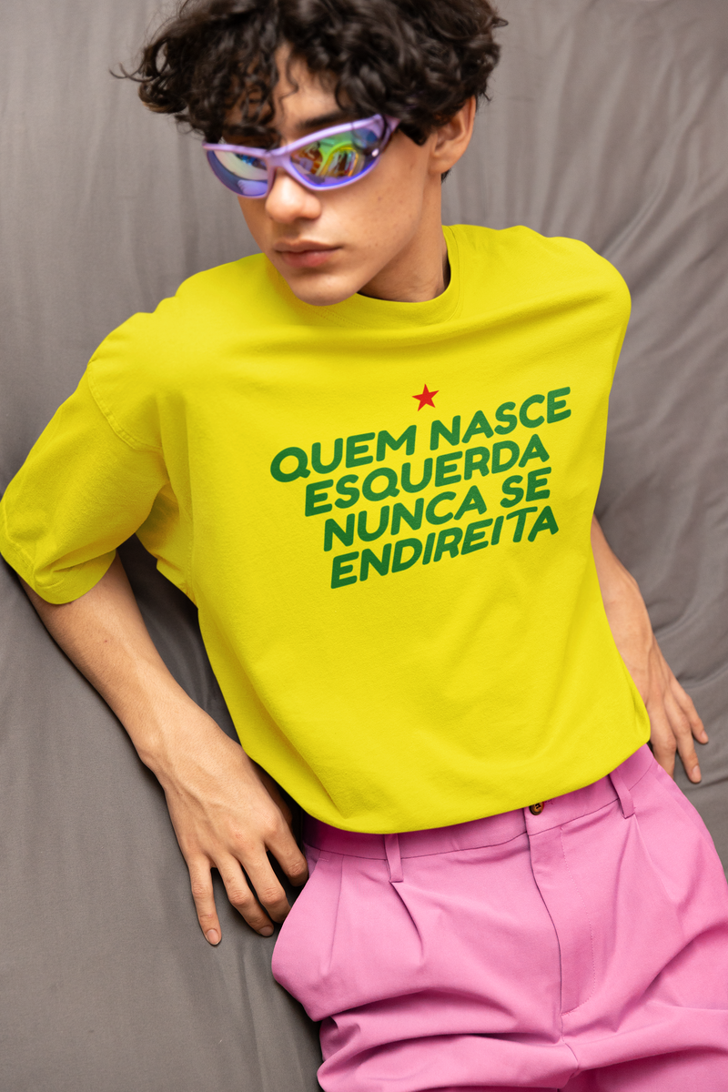 Nome do produto: T-shirt Tradicional NUNCA SE ENDIREITA