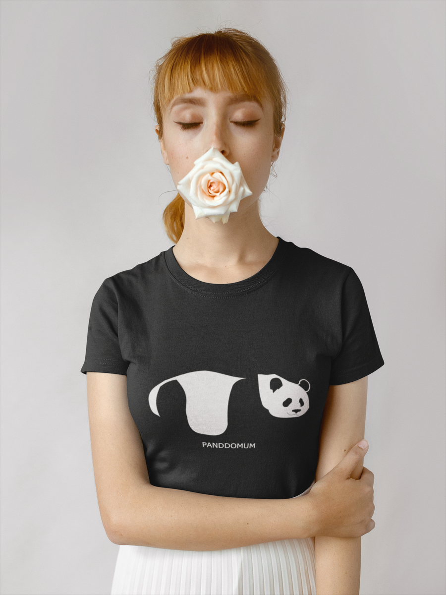 Nome do produto: Camiseta Feminina Panda In Black