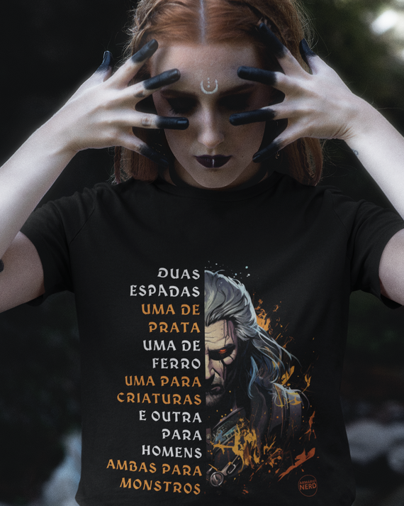 Camiseta The Witcher Frase Espadas