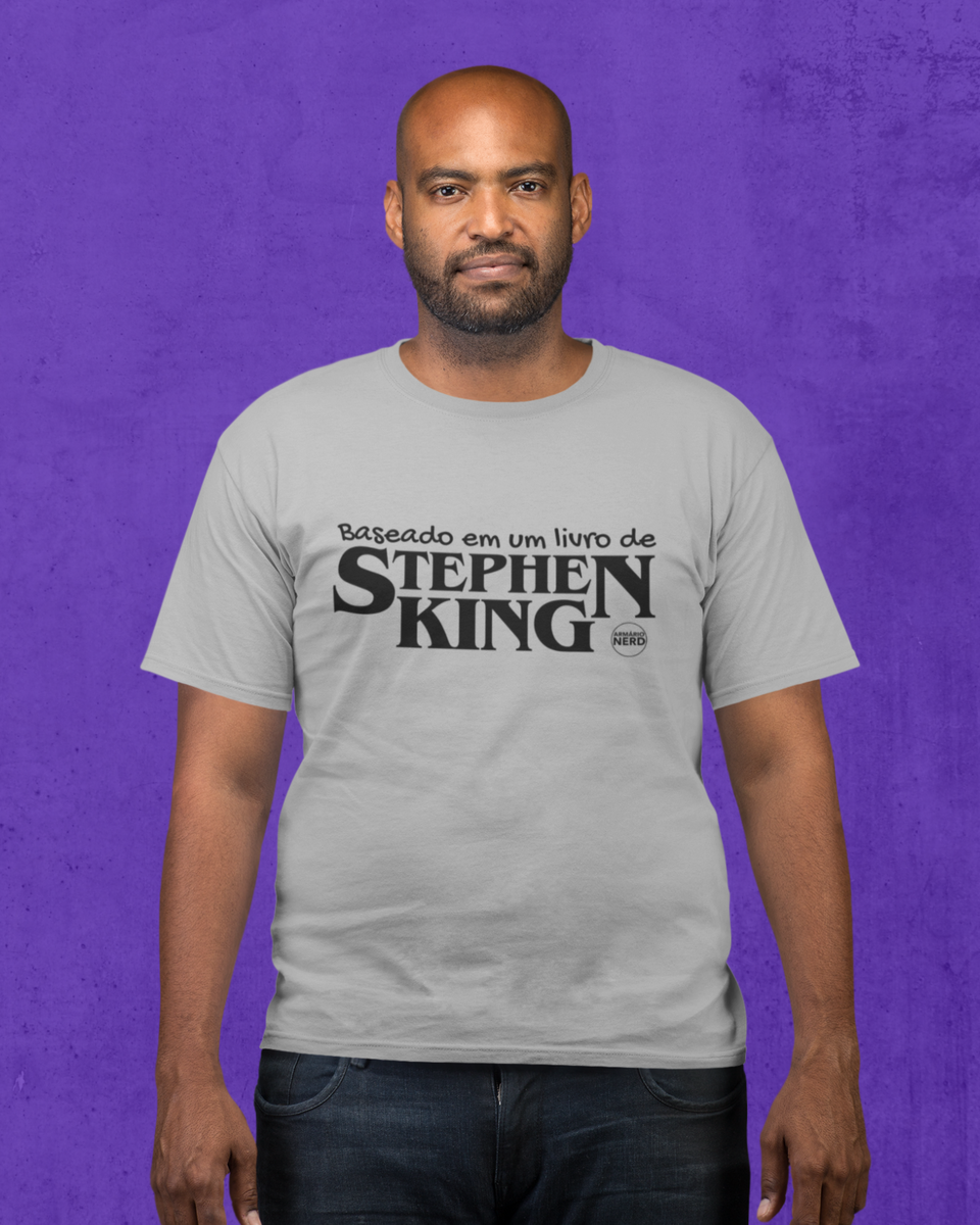 Nome do produto: Camiseta Plus Size Baseado em um livro de Stephen King