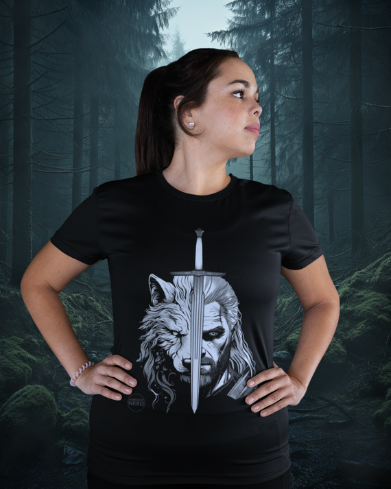 Camiseta  Plus Size The Witcher Metade Lobo