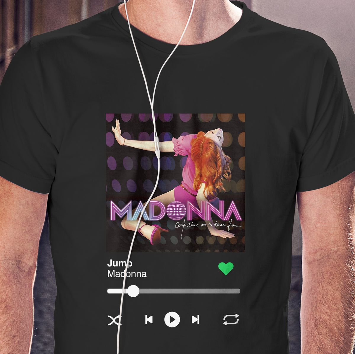 Nome do produto: Camiseta Ouvindo Madonna (Jump)