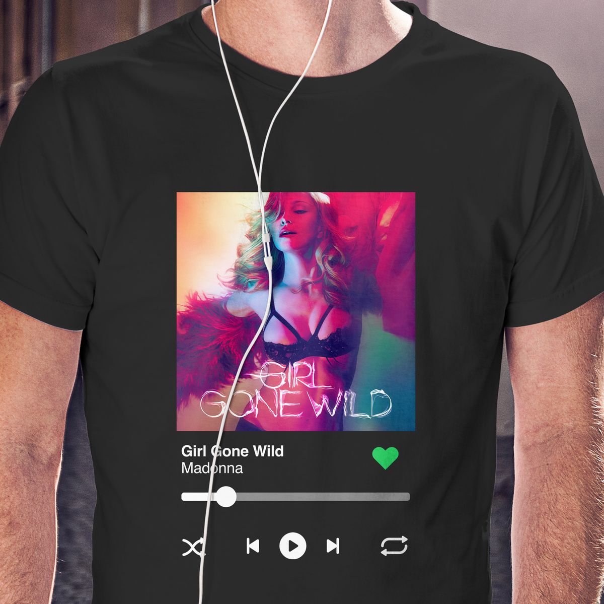 Nome do produto: Camiseta Ouvindo Madonna (Girl Gone Wild)