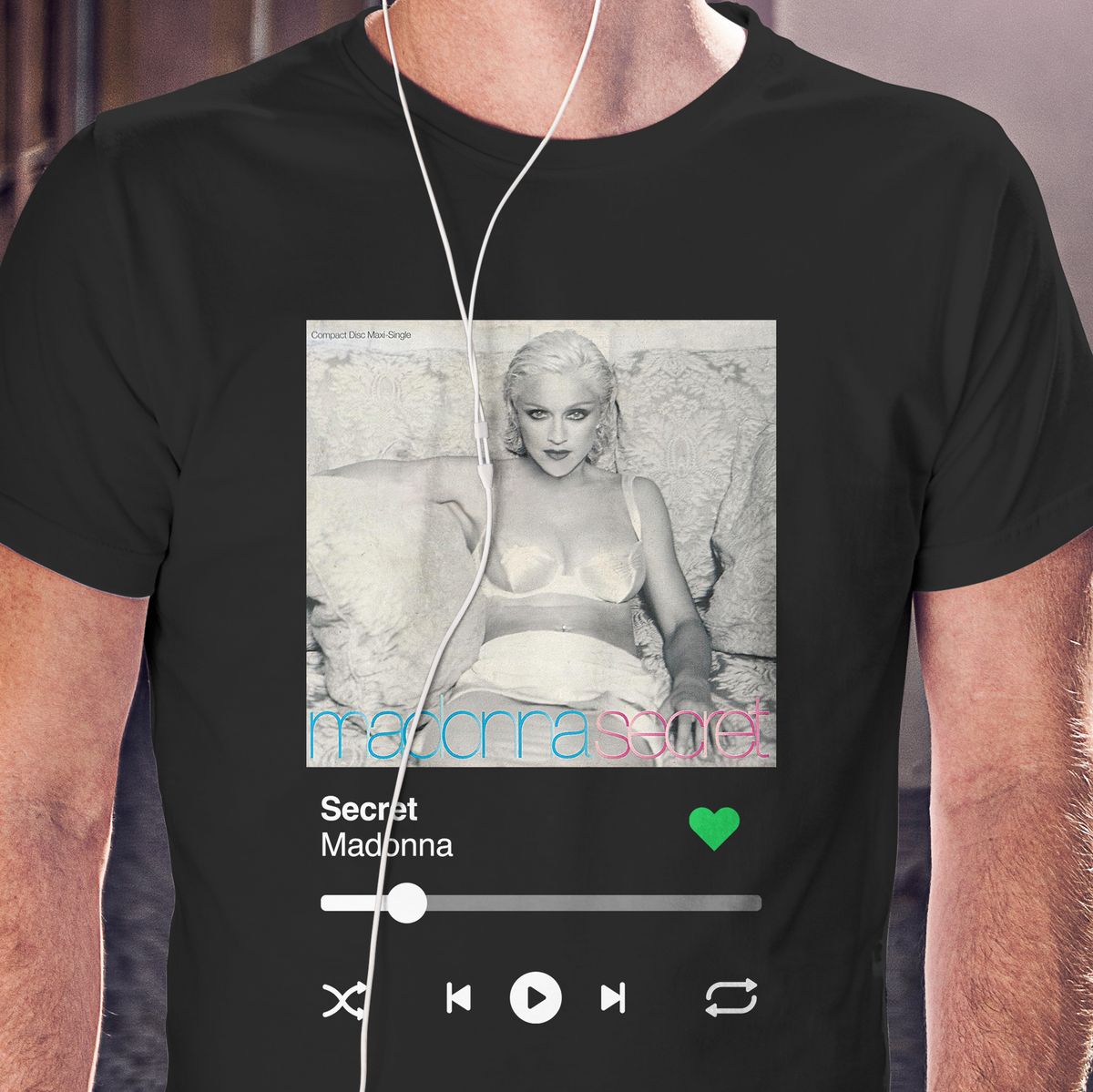 Nome do produto: Camiseta Ouvindo Madonna (Secret)