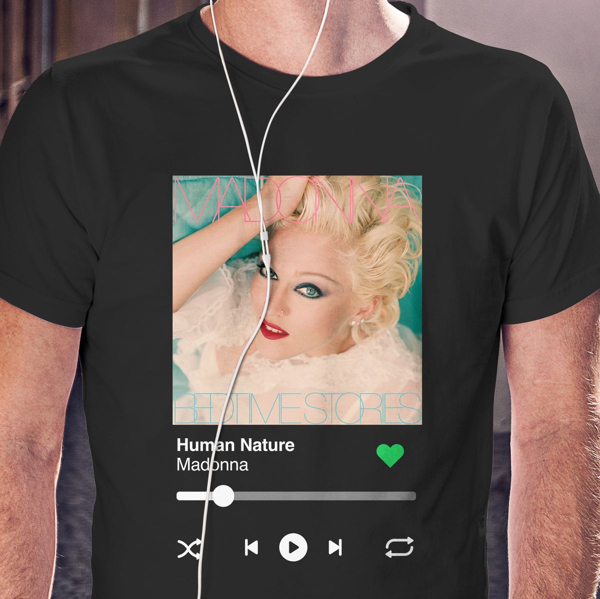 Nome do produto: Camiseta Ouvindo Madonna (Human Nature)