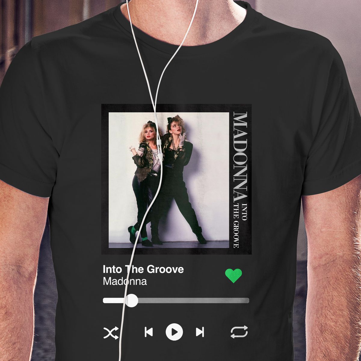Nome do produto: Camiseta Ouvindo Madonna (Into The Groove)