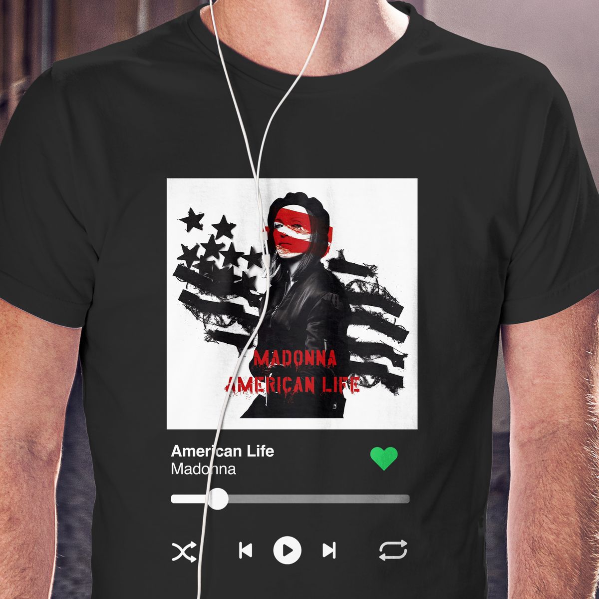 Nome do produto: Camiseta Ouvindo Madonna (American Life)