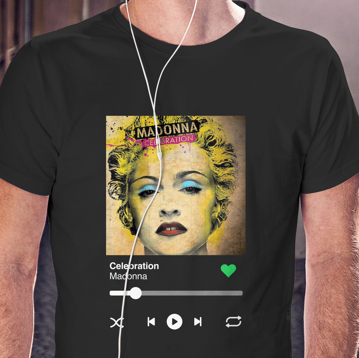 Nome do produto: Camiseta Ouvindo Madonna (Celebration)