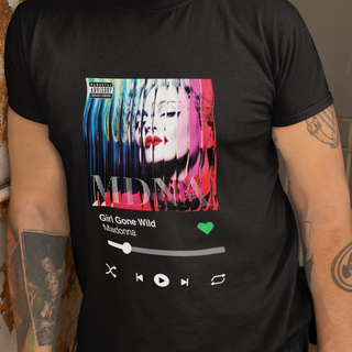 Camiseta Ouvindo Madonna (Disco MDNA)