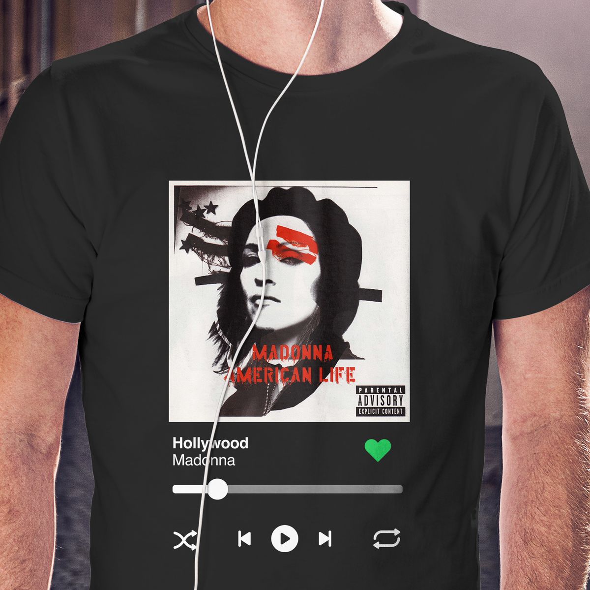 Nome do produto: Camiseta Ouvindo Madonna (Hollywood)