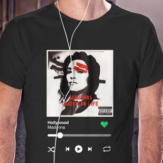 Camiseta Ouvindo Madonna (Hollywood)
