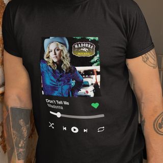 Camiseta Ouvindo Madonna (Disco Music)