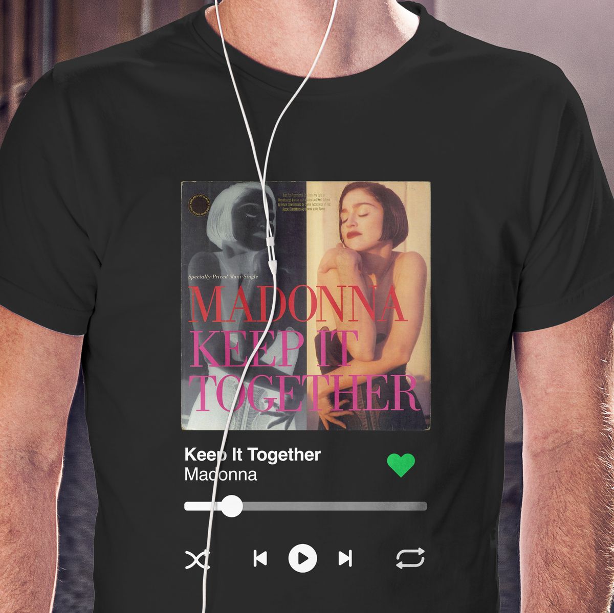 Nome do produto: Camiseta Ouvindo Madonna (Keep It Together)
