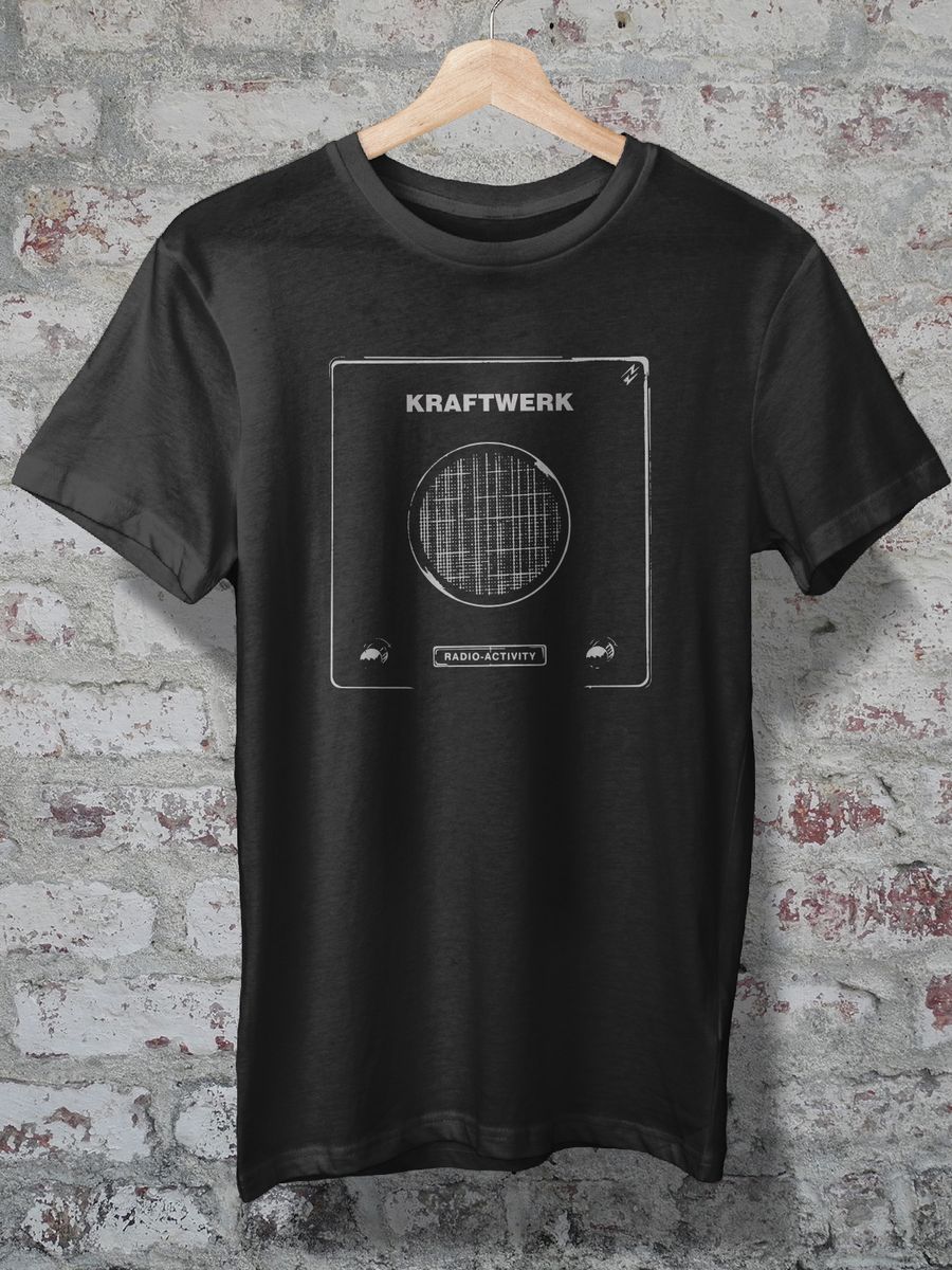 Nome do produto: CAMISETA - KRAFTWERK - RADIO-ACTIVITY