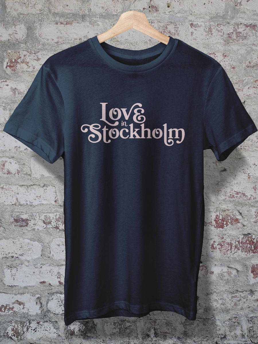 Nome do produto: CAMISETA - LOVE IN STOCKHOLM