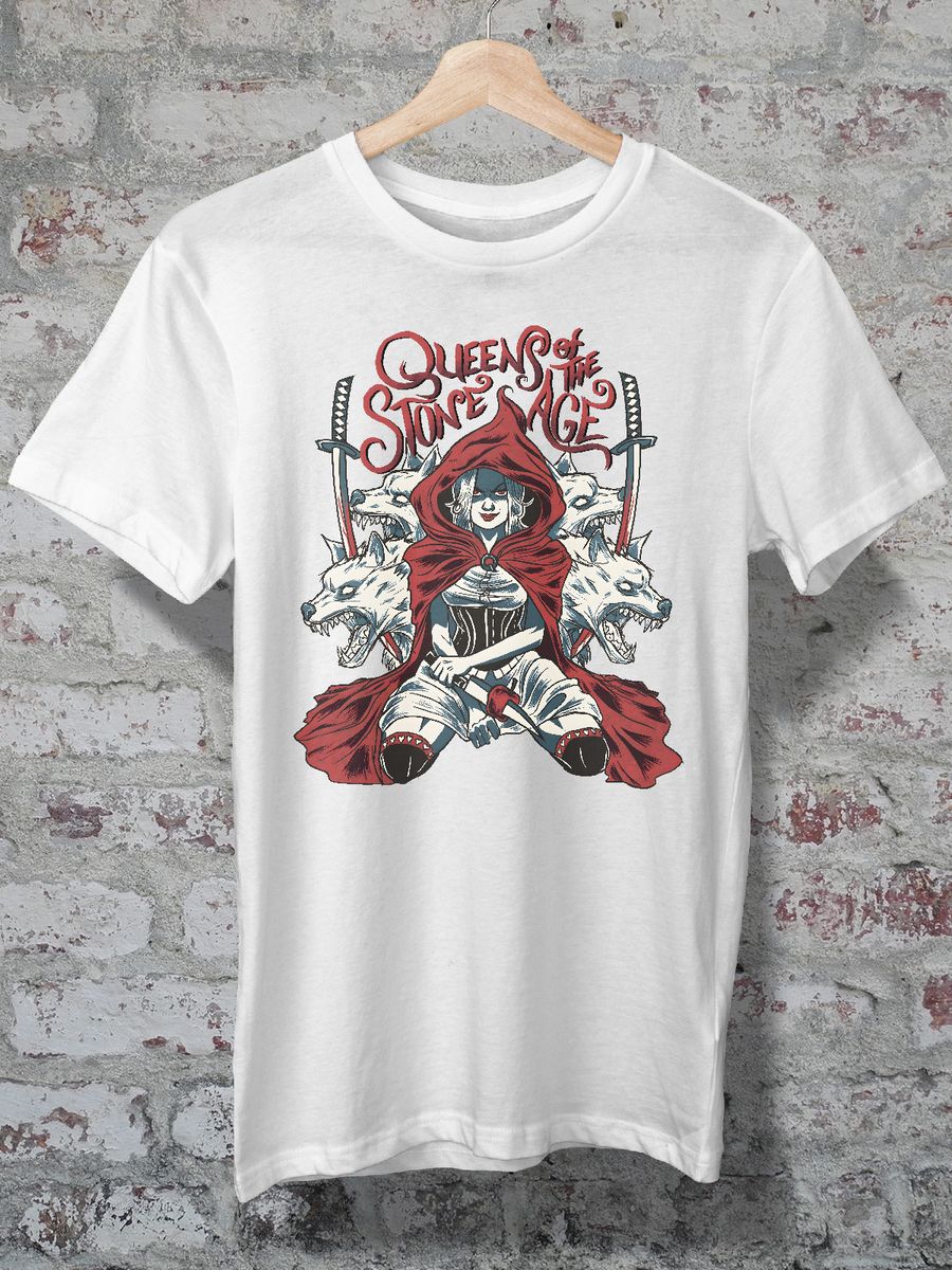 Nome do produto: CAMISETA - QUEENS OF THE STONE AGE - RED HOOD