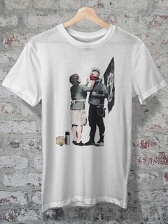 Nome do produtoCAMISETA - PS - BANKSY - ANARCHIST AND MOTHER