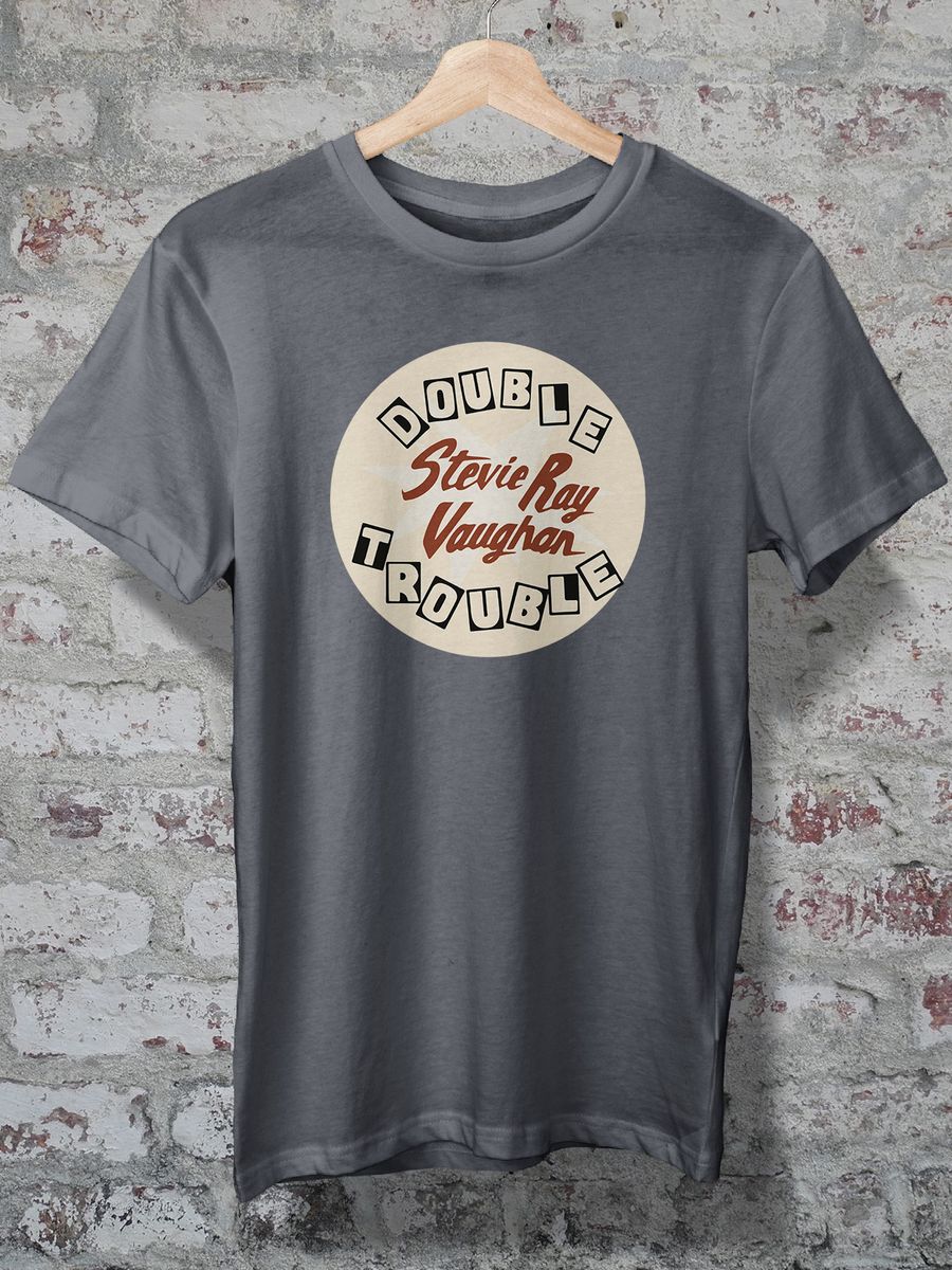 Nome do produto: CAMISETA - STEVIE RAY VAUGHAN - DOUBLE TROUBLE