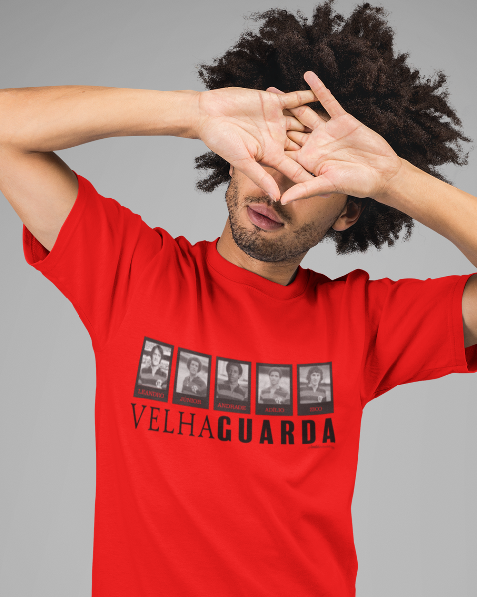 Nome do produto: CAMISETA VELHA GUARDA RUBRO NEGRA - Flamengo