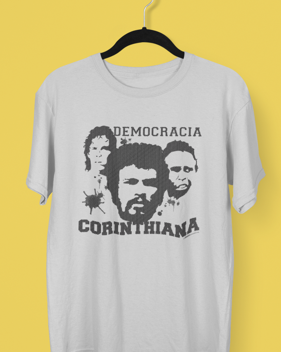 Nome do produto: CAMISETA DEMOCRACIA CORINTHIANA - Corinthians
