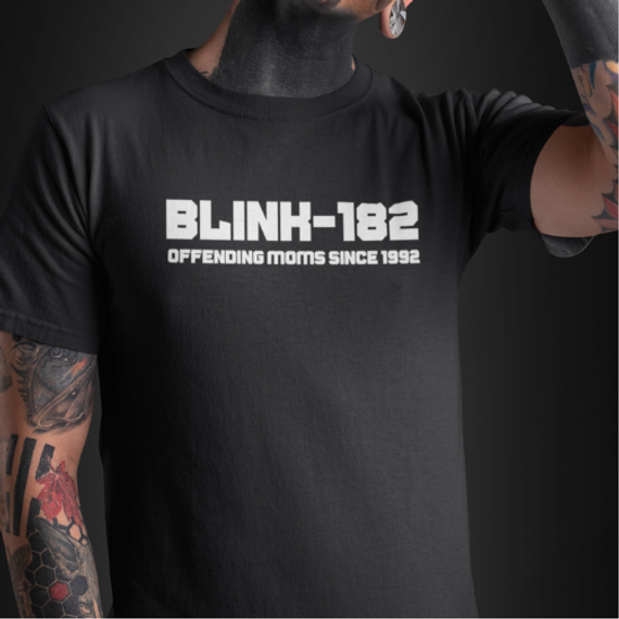 Camiseta Offending Moms Since 1992 - blink-182  (unissex)