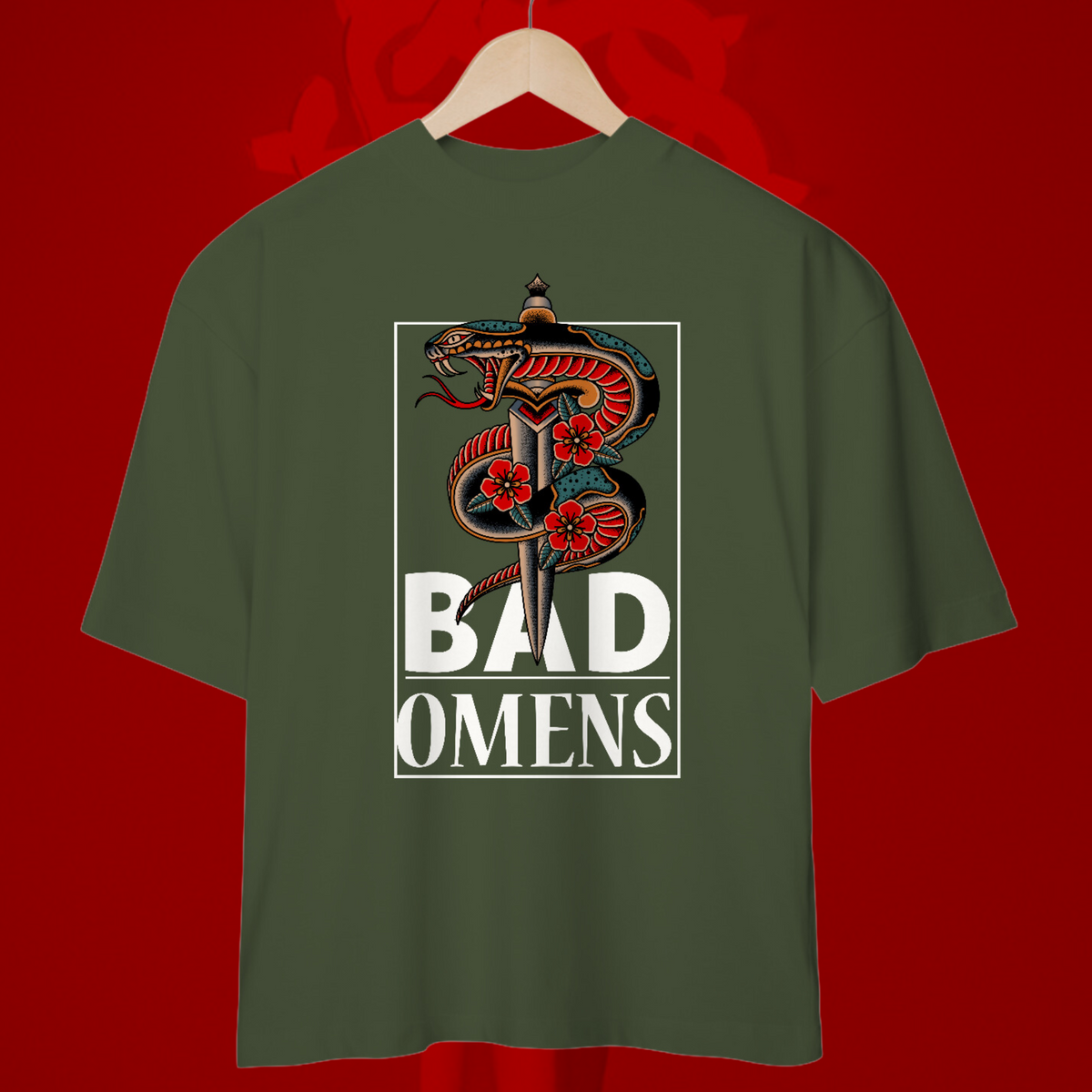 Nome do produto: Camiseta Oversized Bad Omens - Snake