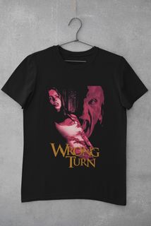 Nome do produtoT-SHIRT PLUS SIZE PÂNICO NA FLORESTA - WRONG TURN