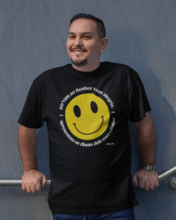 Nome do produtoT-Shirt Unissex | Smile | Várias Cores | Plus Size