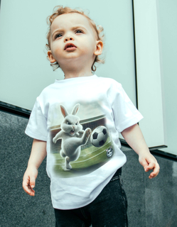 Snow Rabbit Jogador de Futebol- Camiseta Infantil