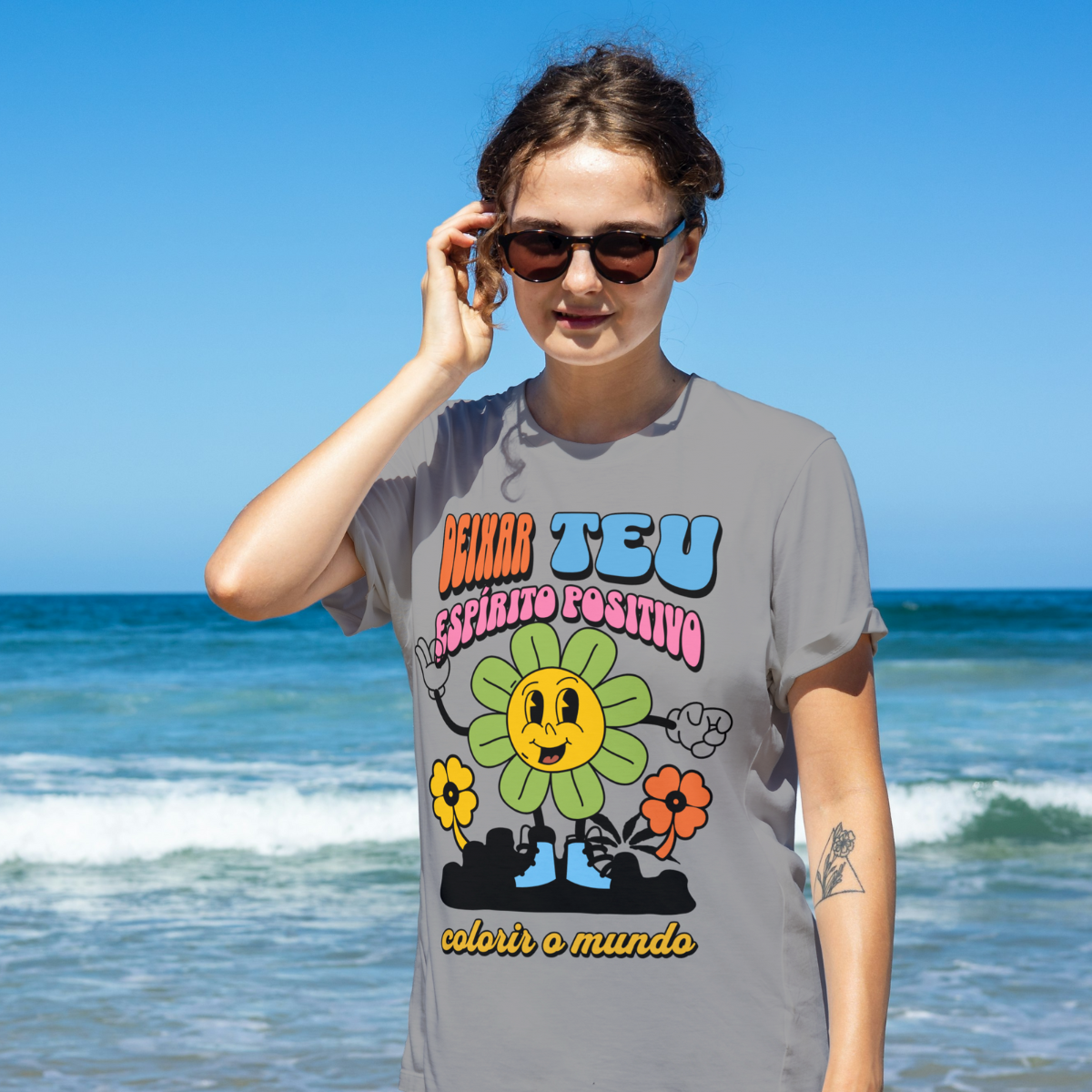 Nome do produto: Camisa Feminina Deixa Teu Espírito Positivo Colorir o Mundo