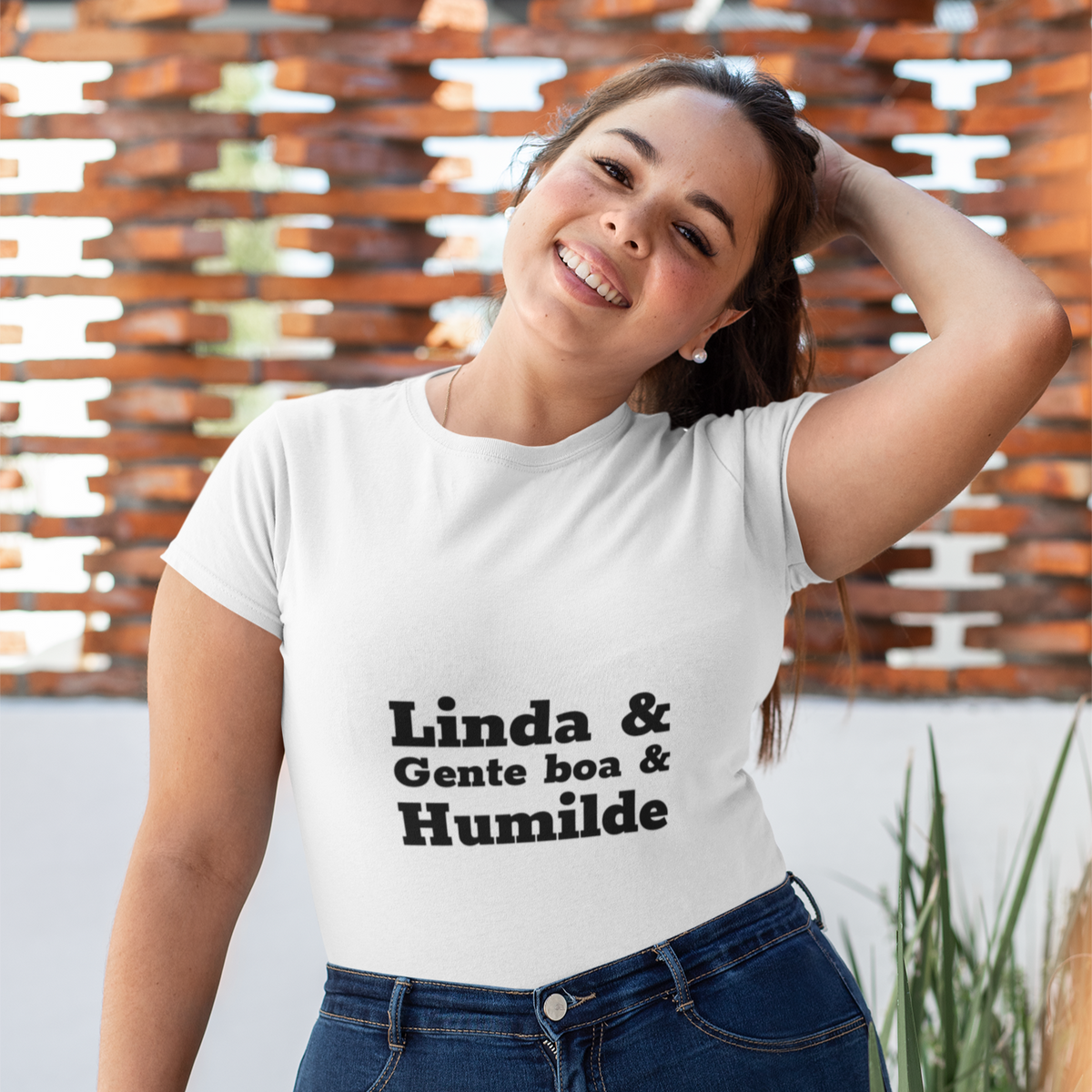 Nome do produto: Camiseta Feminina Linda e Humilde